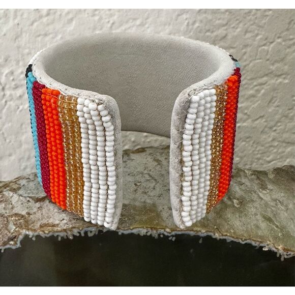 Handmade Beaded Cuff Bracelet – Turtle Design & Rainbow Stripes 🐢🌈 - Picture 4 of 8